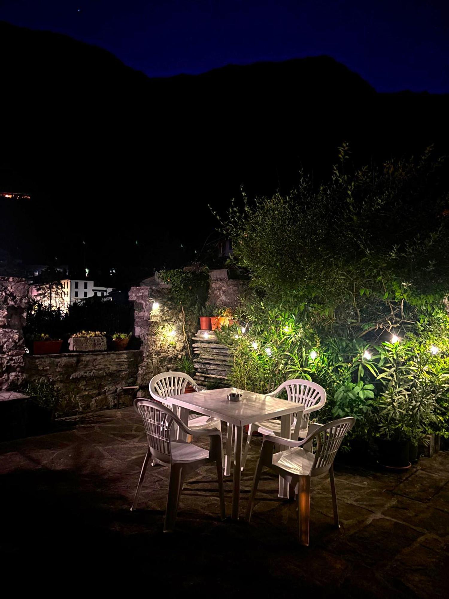 Riva Bianca Castle Holiday Home Lierna Exterior foto